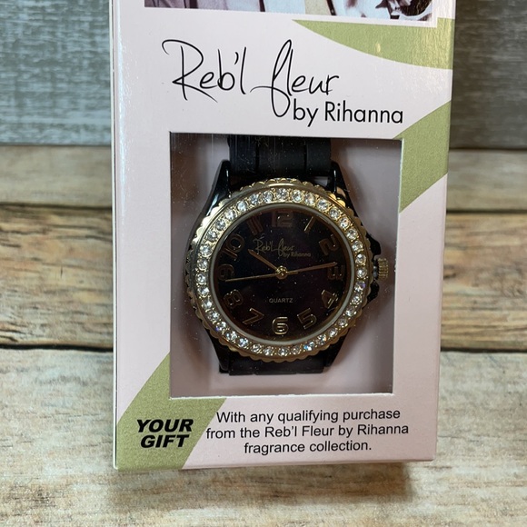 Reb’l Fleur by Rihanna Watch - Picture 3 of 8